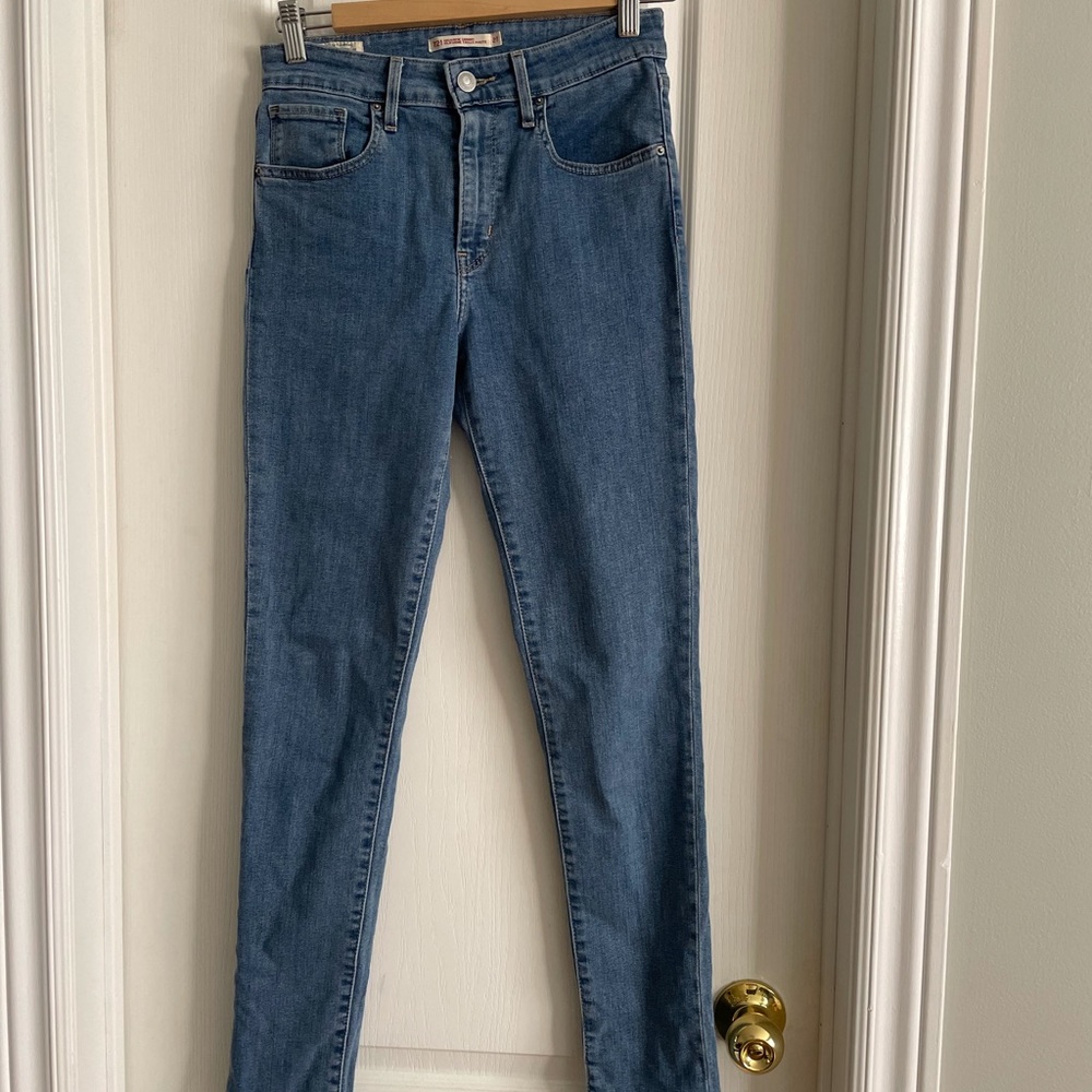Levi’s Jeans.